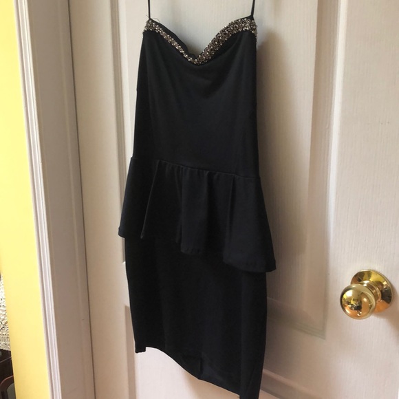 Strapless Beaded Peplum mini dress - Picture 5 of 7